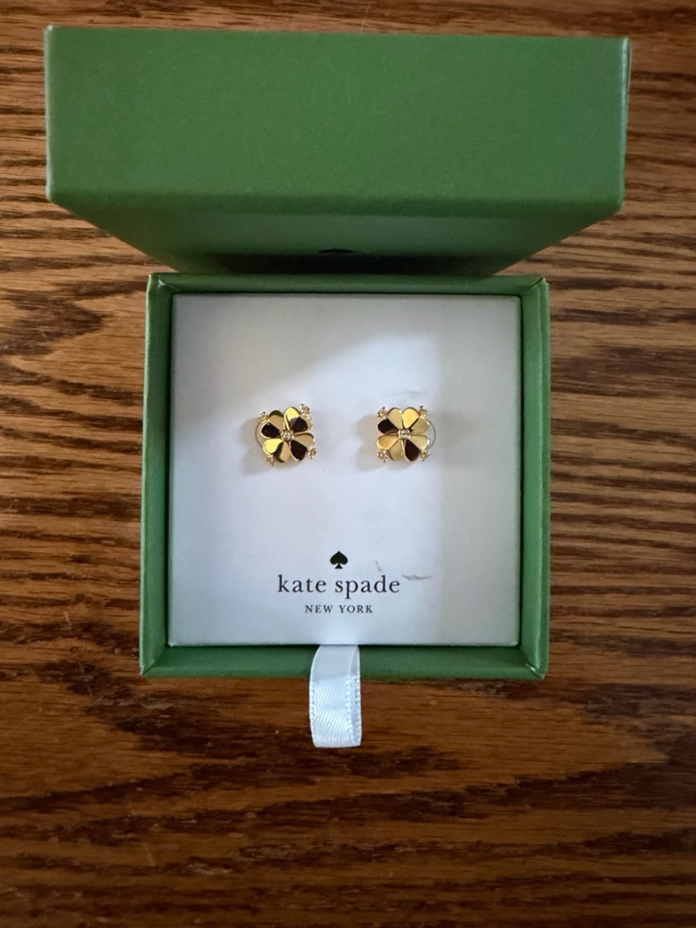 Kate Spade Four Leaf clover gold tone stud Earrings NWT